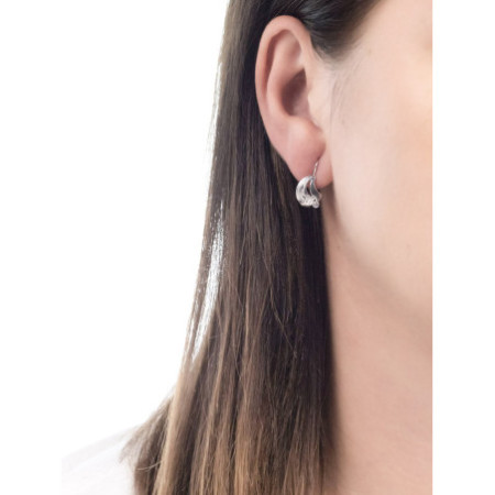 Stříbrné náušnice - s ručním gravírem, čirý kulatý zirkon