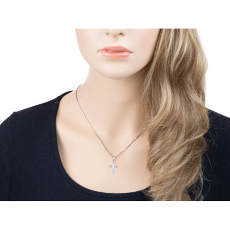 Stříbrný přívěsek - křížek, s ručním gravírem