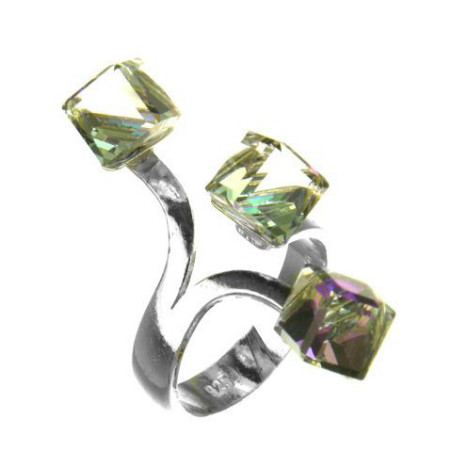 Stříbrný prsten - křišťály Swarovski