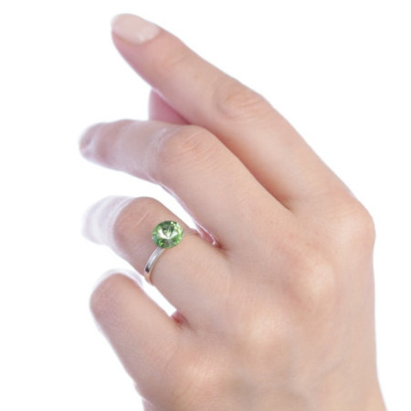 Stříbrný prsten - zelený kulatý křišťál Swarovski