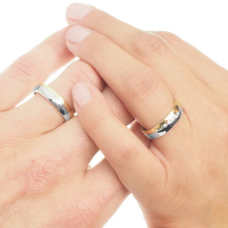 Kombinovaný stříbrný prsten - obroučka, čiré kulaté zirkony
