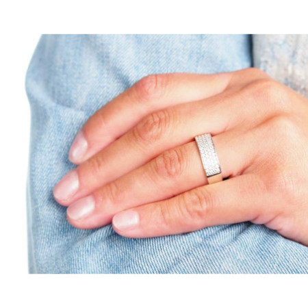 Stříbrný prsten - čiré kulaté zirkony