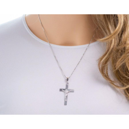 Stříbrný přívěsek - křížek s Ježíšem