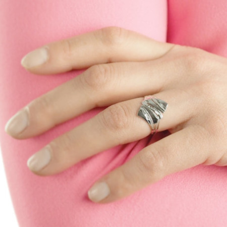 Stříbrný prsten - s ručním gravírem