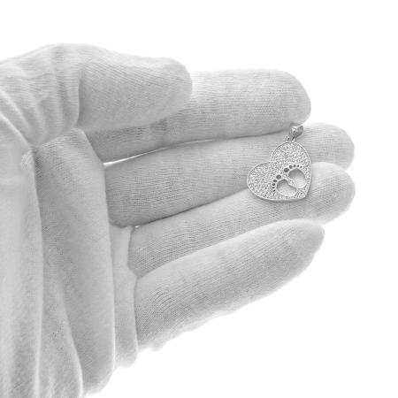 Stříbrný přívěsek - nožičky, srdíčko, čiré kulaté zirkony | Argento.cz