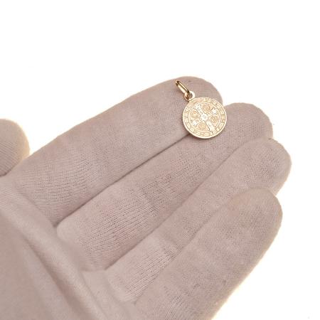 Zlatý přívěsek - medailka sv. Benedikta | Argento.cz