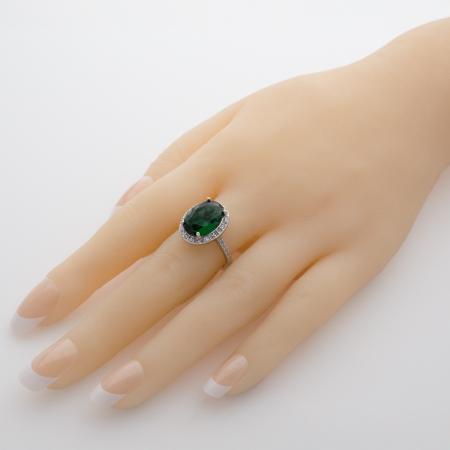 Stříbrný prsten - zelený oválný zirkon, čiré kulaté zirkony | Argento.cz