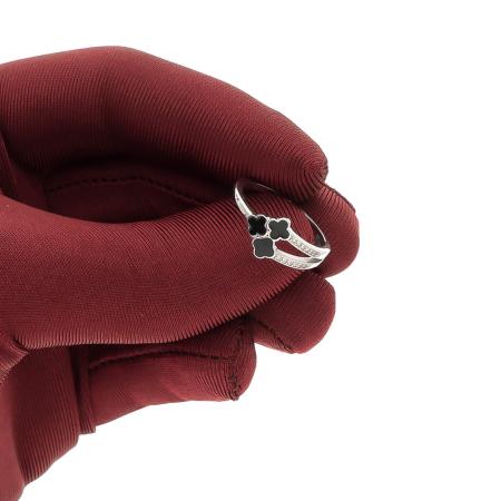 Stříbrný prsten - čtyřlístek, čiré kulaté zirkony | Argento.cz