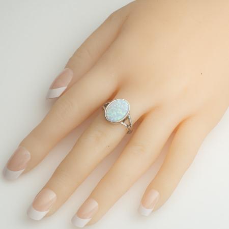 Stříbrný prsten - bílý oválný syntetický opál | Argento.cz