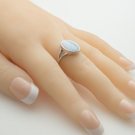 Stříbrný prsten - bílý oválný syntetický opál | Argento.cz