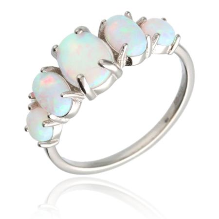 Stříbrný prsten - bílé oválné syntetické opály | Argento.cz