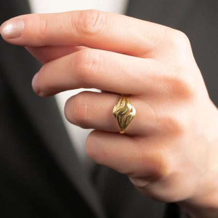 Pozlacený stříbrný prsten - s ručním gravírem | Argento.cz