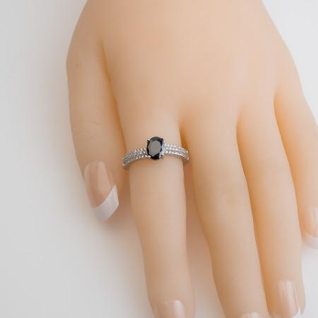 Stříbrný prsten - černý oválný zirkon, čiré kulaté zirkony | Argento.cz