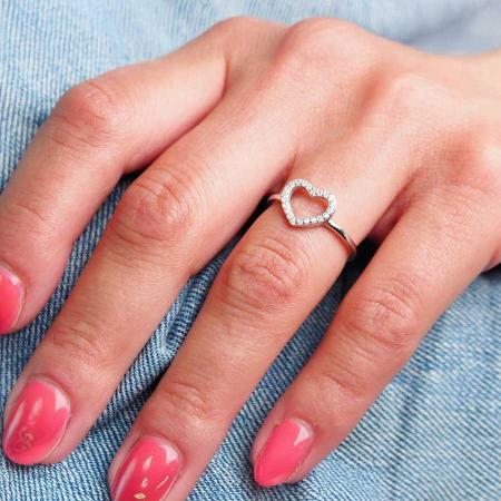 Stříbrný prsten - srdíčko, čiré kulaté zirkony | Argento.cz