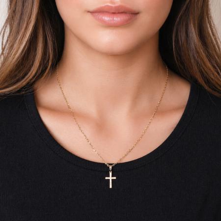 Pozlacený stříbrný přívěsek - křížek, s ručním gravírem | Argento.cz