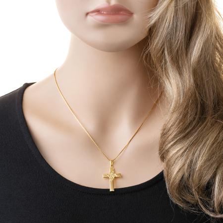Pozlacený stříbrný přívěsek - křížek, s ručním gravírem | Argento.cz
